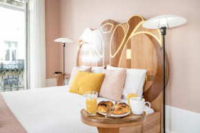 Artistic 2BR Flat Downtown w/ AC by LovelyStay